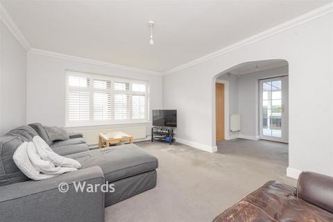 Biddenden Way, Istead Rise, Kent