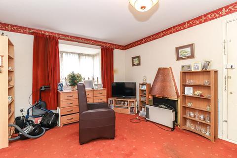1 bedroom flat for sale, King Georges Avenue, Watford, WD18