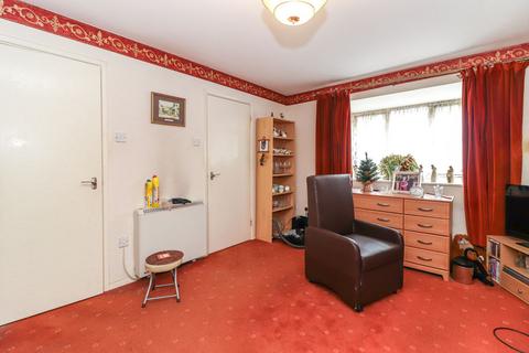 1 bedroom flat for sale, King Georges Avenue, Watford, WD18