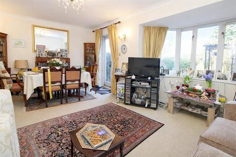 undefined, Salisbury Road, Carshalton SM5