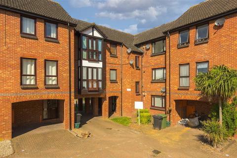 Studio for sale, Farriers Road, Epsom