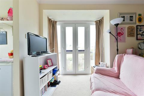 Studio for sale, Farriers Road, Epsom