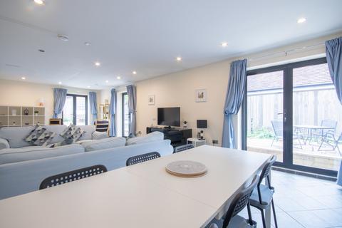 1 bedroom in a house share to rent, Derby Road, Beeston, Nottingham, Nottinghamshire, NG9