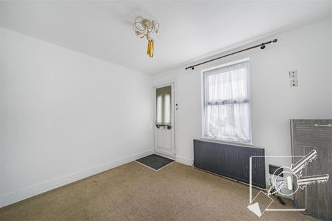 2 bedroom house for sale, Church Road, Swanscombe