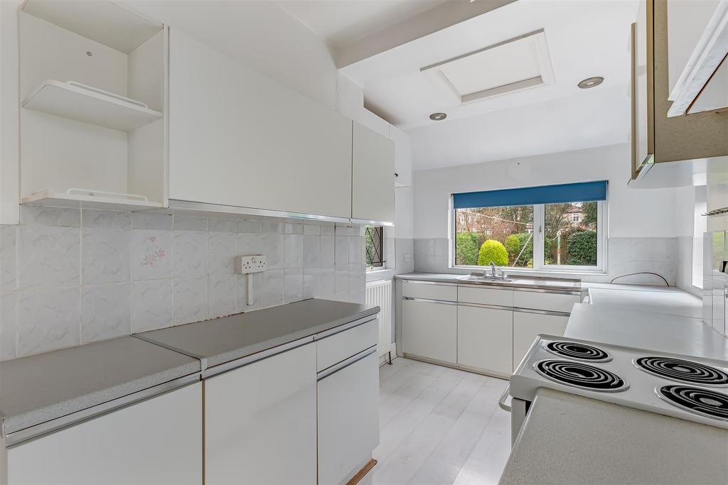 Kitchen 2.jpg