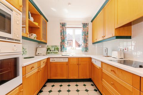 2 bedroom flat for sale, Carrington Place, Esher Park Avenue, Esher, Surrey, KT10