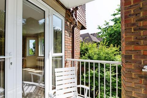 2 bedroom flat for sale, Carrington Place, Esher Park Avenue, Esher, Surrey, KT10