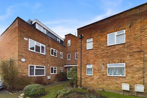 2 bedroom apartment for sale, Glebe Avenue, Ruislip HA4