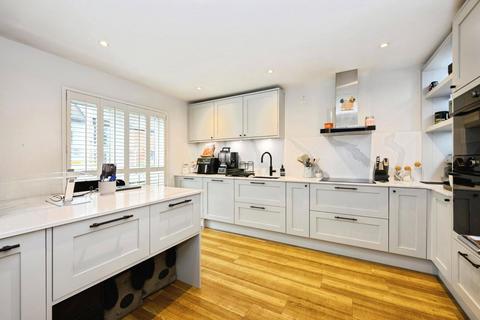 3 bedroom end of terrace house for sale, Mockford Mews, Redhill, Surrey, RH1