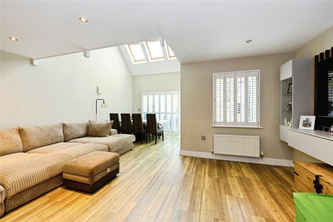 3 bedroom end of terrace house for sale, Mockford Mews, Redhill, Surrey, RH1