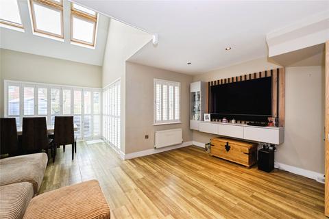 3 bedroom end of terrace house for sale, Mockford Mews, Redhill, Surrey, RH1