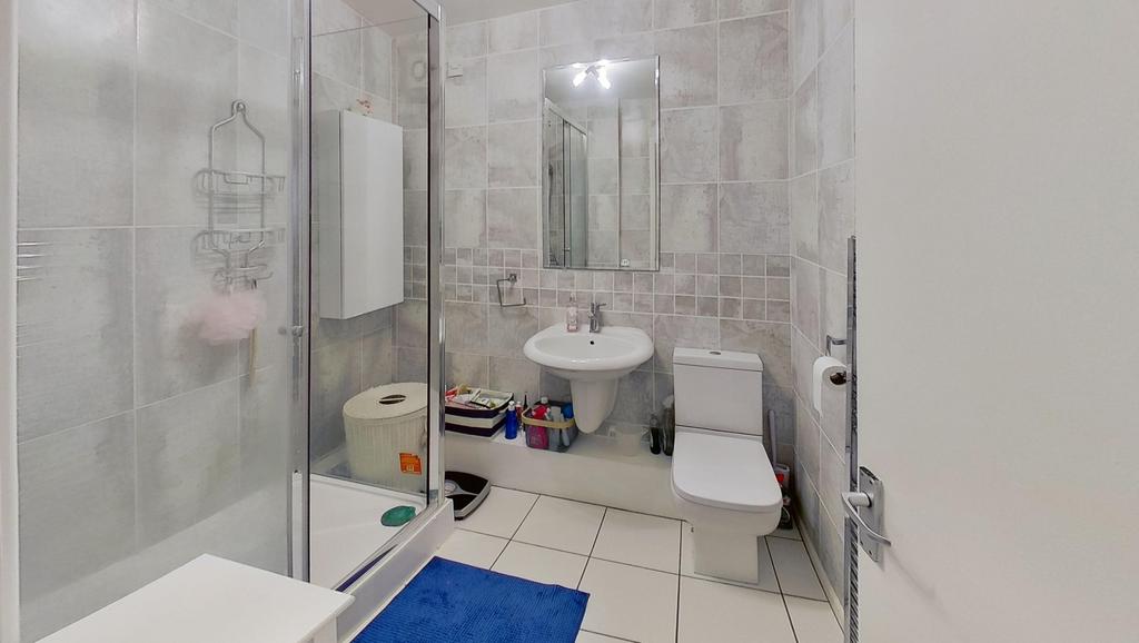 39-grosvenor-park-gardens-bathroom.jpg