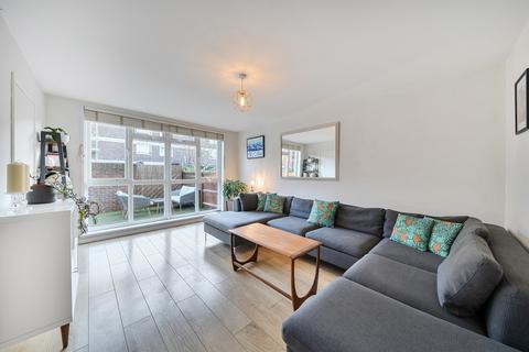 2 bedroom apartment for sale, Slade Walk, London