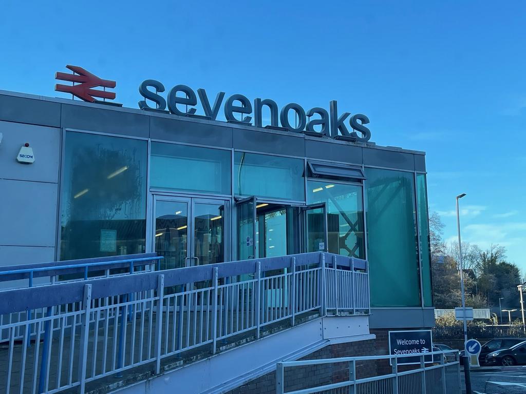 Sevenoaks station