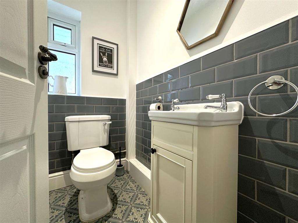 Ground Floor W.C 459