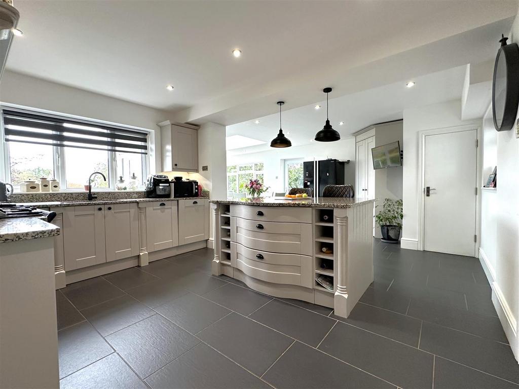 Superb Granite Finished Kitchen 436