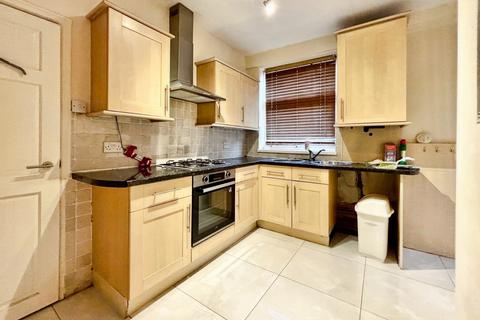 2 bedroom flat for sale, Wych Elm Crescent, High Heaton, Newcastle upon Tyne, NE7