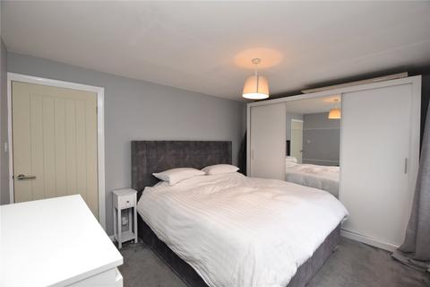3 bedroom semi-detached house for sale, Newlands Avenue, Yeadon, Leeds, West Yorkshire