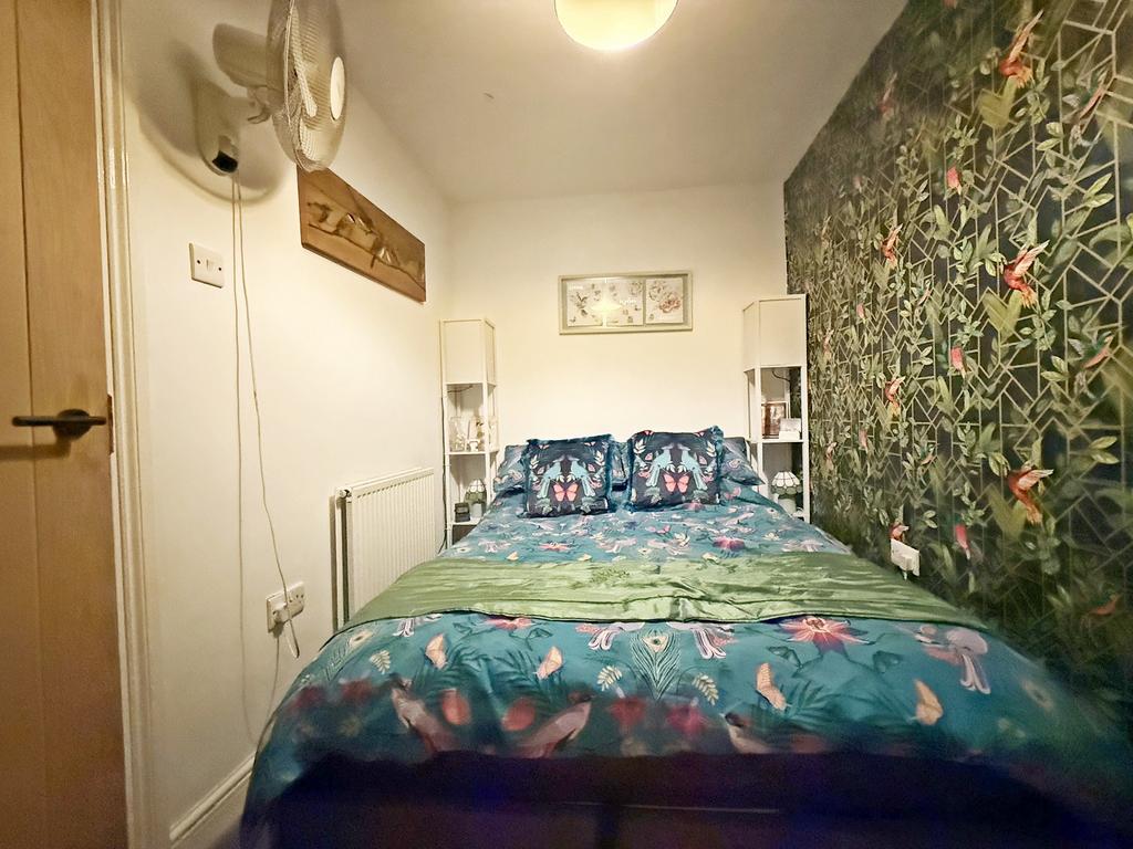 Bedroom 3 / Study