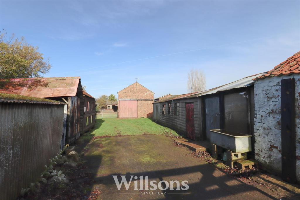 Extended Range of Outbuildings