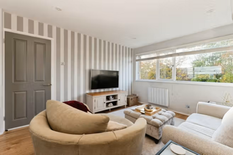 2 bedroom apartment for sale, Hazelbank Court, Chertsey KT16