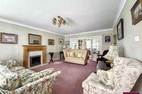 4 bedroom detached house for sale, Meliden Road, Prestatyn, Denbighshire LL19 8LU
