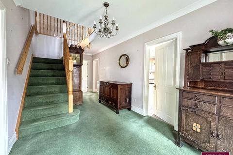 4 bedroom detached house for sale, Meliden Road, Prestatyn, Denbighshire LL19 8LU