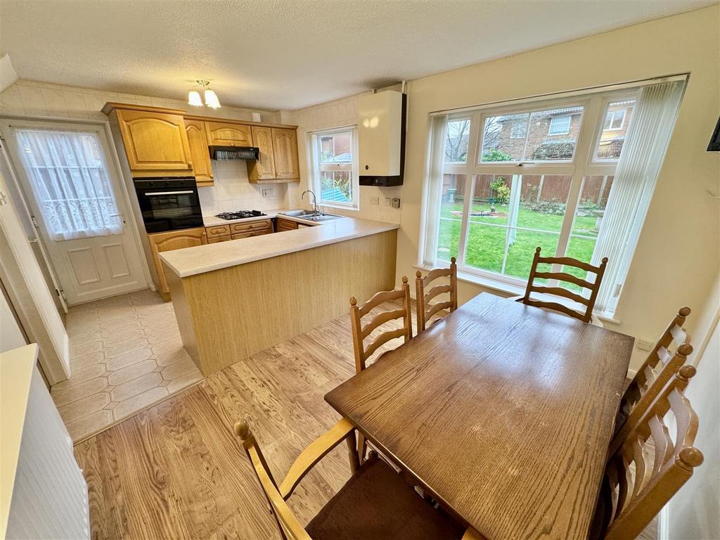 Kitchen / Dining room