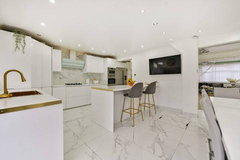 4 bedroom end of terrace house for sale, Southcote Avenue, Feltham, TW13