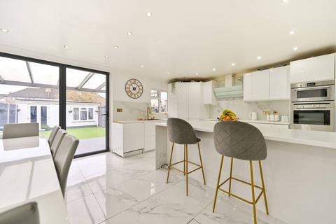 4 bedroom end of terrace house for sale, Southcote Avenue, Feltham, TW13