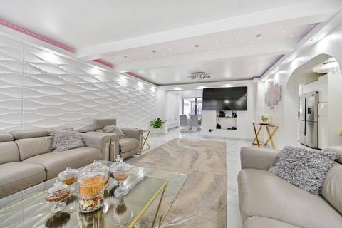 4 bedroom end of terrace house for sale, Southcote Avenue, Feltham, TW13