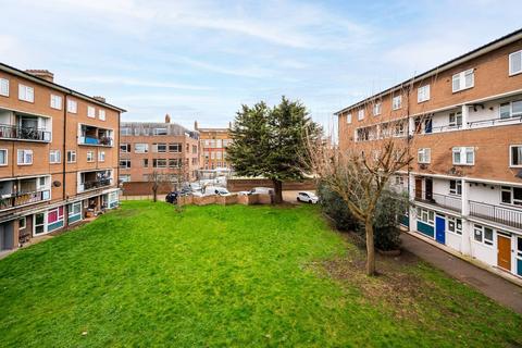 2 bedroom flat to rent, East Street, Elephant and Castle, London, SE17