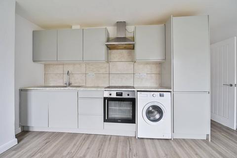 2 bedroom flat to rent, East Street, Elephant and Castle, London, SE17