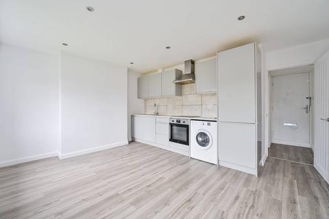 2 bedroom flat to rent, East Street, Elephant and Castle, London, SE17