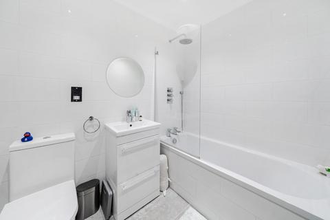 2 bedroom flat for sale, Moorcroft Road, Streatham, London, SW16