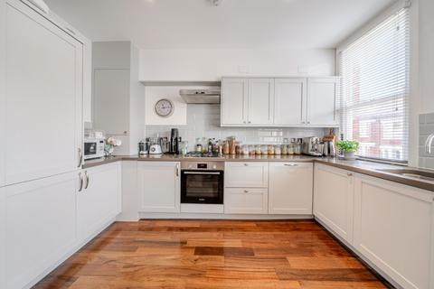 2 bedroom flat for sale, Moorcroft Road, Streatham, London, SW16