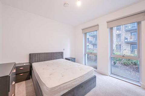 3 bedroom flat to rent, Adlay Apartments, Silvertown, London, E16