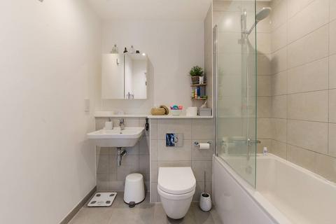 undefined, Silvertown Way, Canning Town, London, E16