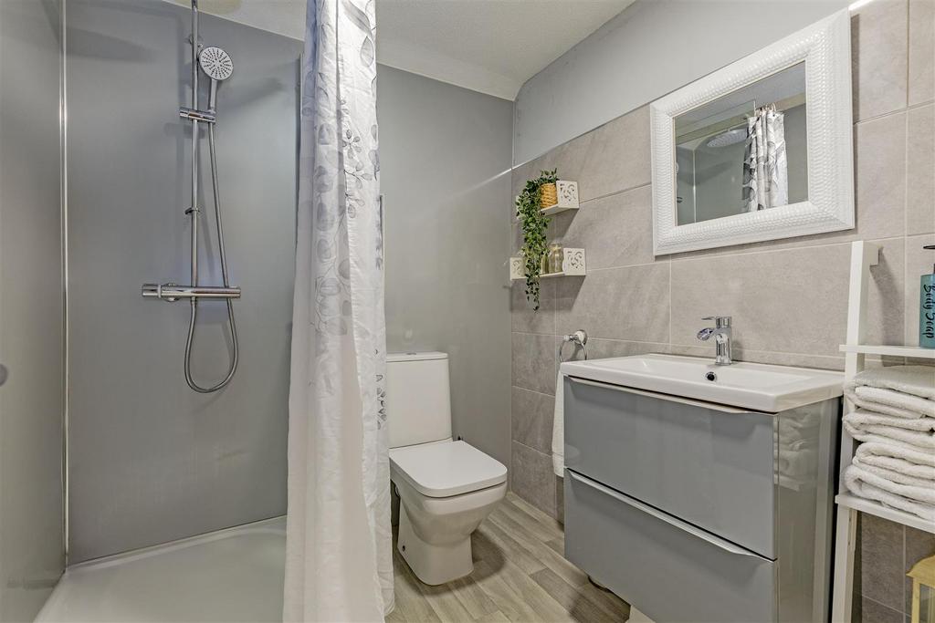 Shower Room-1.jpg
