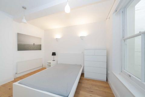 2 bedroom flat to rent, Clanricarde Gardens, London W2