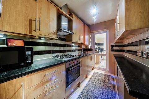 3 bedroom terraced house for sale, Longhill Road, London