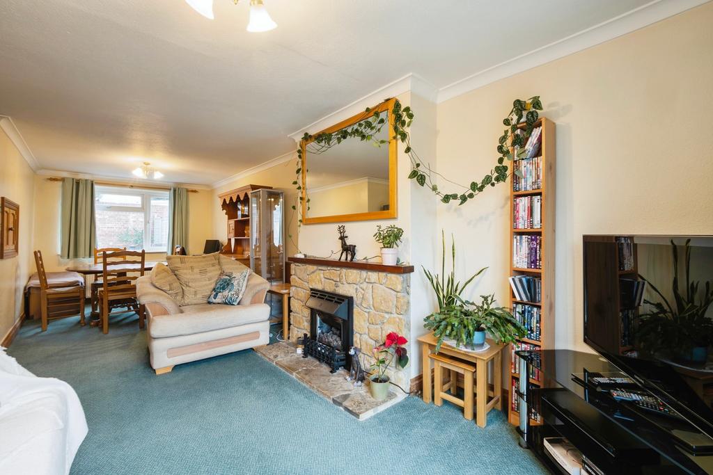 Lounge/Dining Room