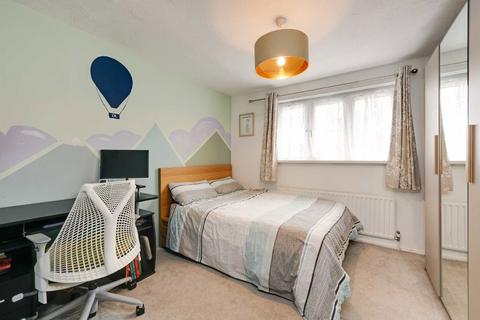 undefined, Brook Road South, Brentford TW8