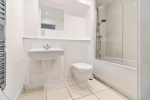 3 bedroom apartment to rent, Hollies Lane, Salford M5