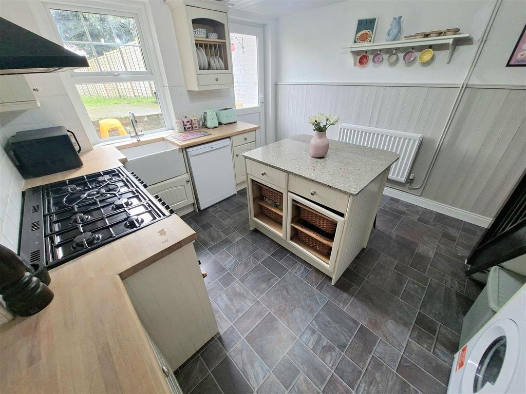 Kitchen1.jpg