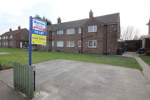 2 bedroom flat to rent, Rivington Drive, Bickershaw