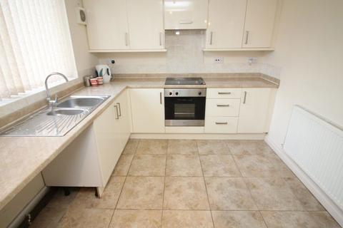 2 bedroom flat to rent, Rivington Drive, Bickershaw