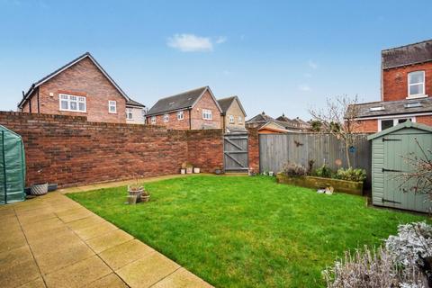 3 bedroom townhouse for sale, Wrenthorpe Close, Wrenthorpe, Wakefield