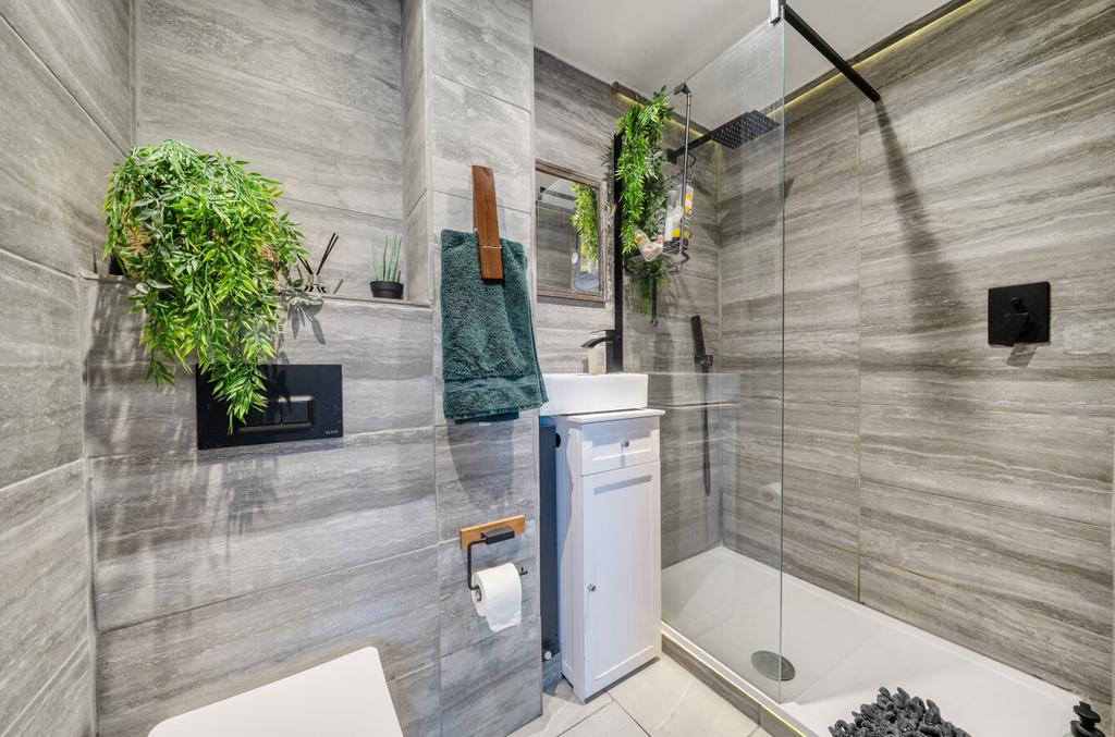 Ensuite