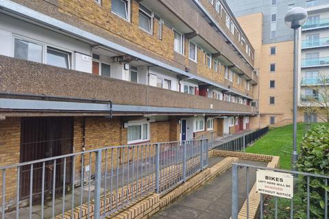 undefined, Cable St, E1 8HS
